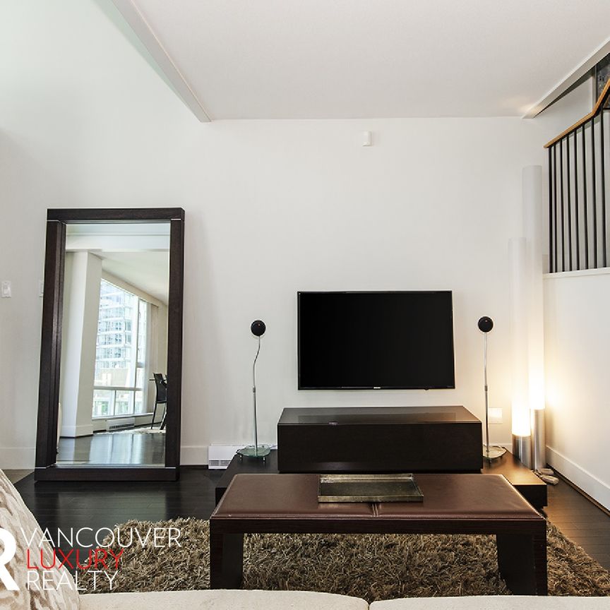 Condo in Downtown Vancouver, BC - Photo 1