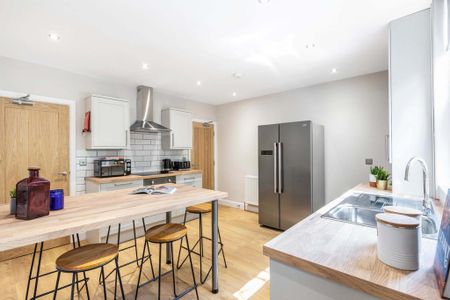 6 bedroom house to rent - Photo 3