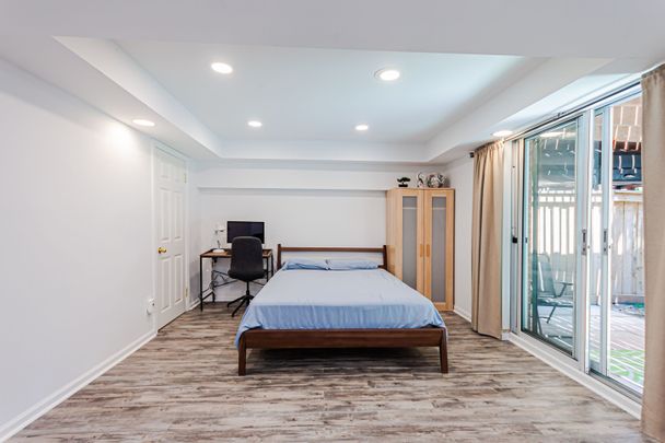 For Lease - 76 Brownstone Circle, Vaughan, Ontario - Photo 1