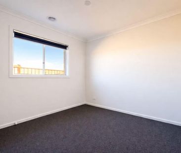 21 Goodwin Street, Thornhill Park VIC 3335 - Photo 3