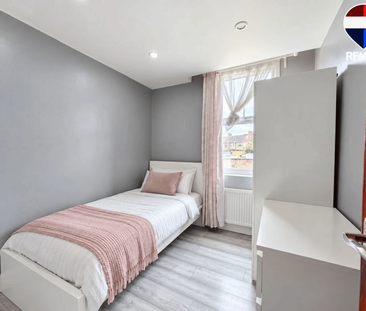 6 bedroom terraced house to rent - Photo 3