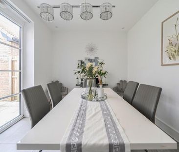 4 bedroom semi-detached house to rent - Photo 3