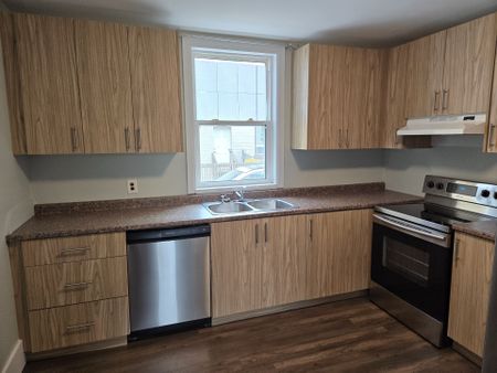 For Lease - 18 Childers Street Unit# MAIN, London East, Ontario - Photo 2