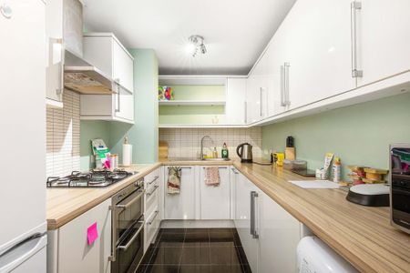 2 bedroom flat to rent - Photo 4