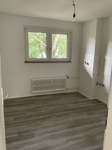 Sehr schöne 3 Zimmer Wohnung mit Balkon in Gelsenkirchen zu vermieten!,, - Foto 2