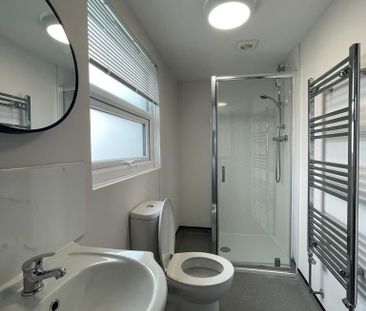 4 bedroom terraced house to rent - Photo 1