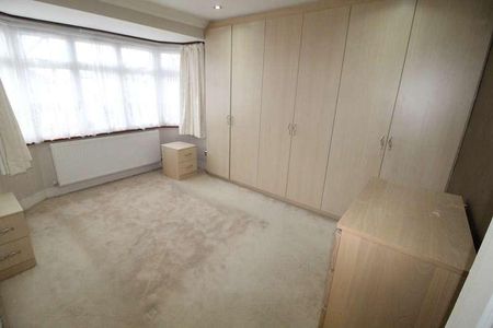 Turner Road, Edgware, HA8 - Photo 5