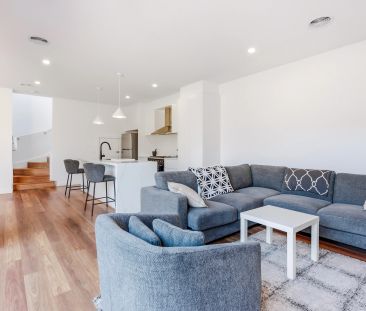 Chic Living in Convenient Locale - Photo 2