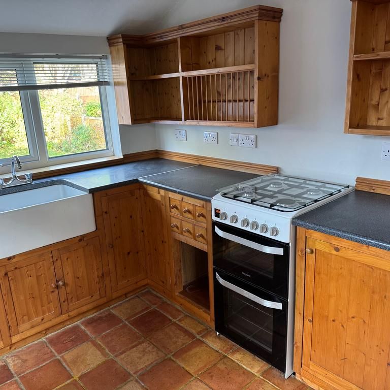 3 bedroom semi-detached house to rent - Photo 1