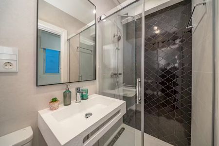 Calle San Juan, Málaga, Andalusia 29005 - Photo 3