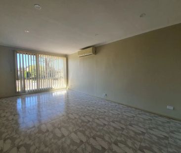“Neat and Tidy 4 Bedroom House” - Photo 5