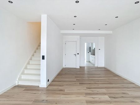 Ruime duplex met twee slaapkamers in het centrum van Tienen - Photo 2