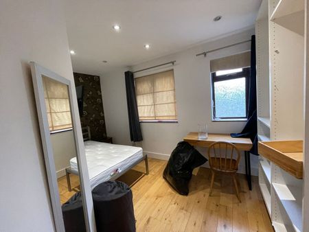 Room in a Shared House, Trelawney Estate, E9 - Photo 3