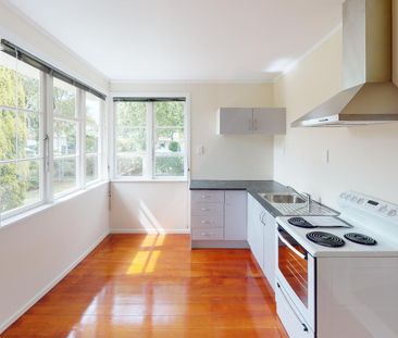 Roslyn - 3 Bedrooms - Photo 4