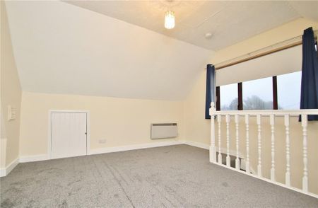 3 bedroom semi-detached house to rent - Photo 2