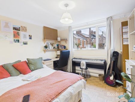 5 bedroom semi-detached house to rent - Photo 5