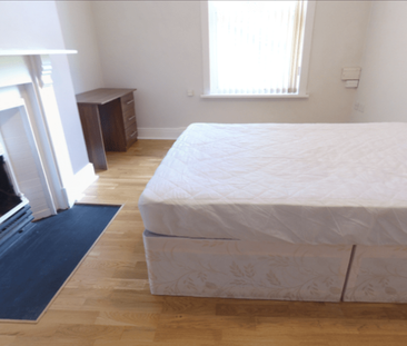 39 ASH GROVE, Leeds, LS6 1AX - Photo 2