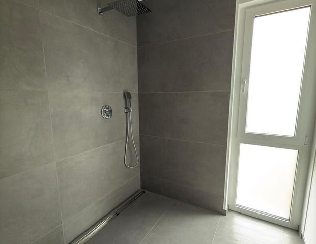 Nachhaltig. Modern. Komfortabel – Ihre exklusive 3-Zimmer-Penthouse-Wohnung im KfW-40-Standard. - Photo 1