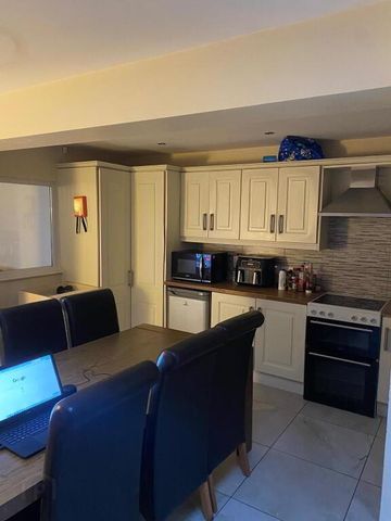 1 Sandhurst Drive, Belfast, BT9 5AY - Photo 2