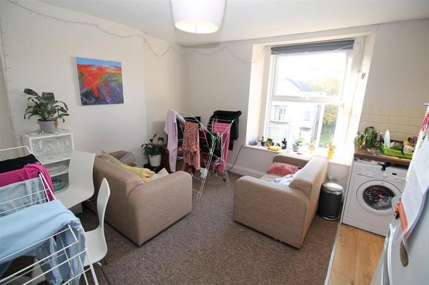 3 bedroom flat to rent - Photo 1