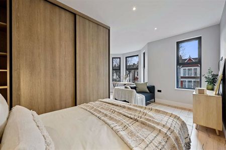 Studio Flat, Chatsworth Gardens, W3 - Photo 5