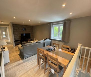 3 bedroom coach house to rent - Photo 2