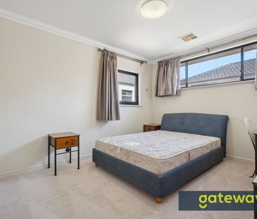 EXECUTIVE TWO STOREY HOME IN PRIME ARDROSS LOCATION - Photo 5