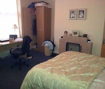 1 bedroom in a house share to rent - Photo 5