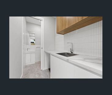 Modern and stylish townhouse - Photo 6