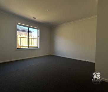 EASY MODERN LIVING - Photo 1