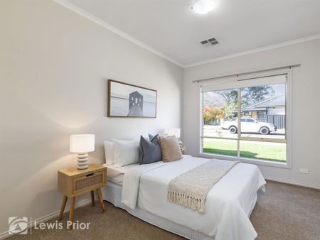 Well Presented Family Home! - Photo 4