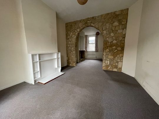 3 Bed Terraced House, Mortimer Road, SO19 - Photo 1