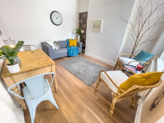 4 bedroom terraced house to rent - Photo 1