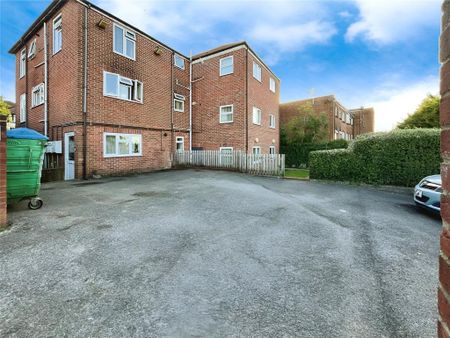 2 bedroom flat to rent - Photo 5