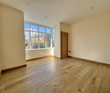 3 bedroom end of terrace house to rent - Photo 1