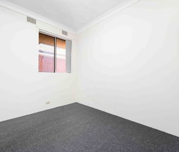 Modern Two Bedroom Apartment, Moments To The Shops, Transport And S... - Photo 3