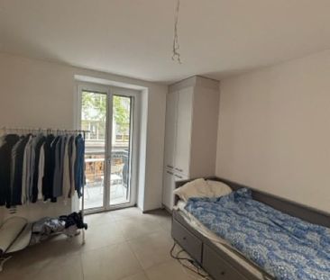 Studio in Zürich, balcony plus own washer/dryer and dishwasher - Photo 2