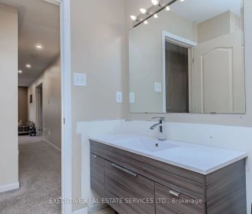 Detached Home For Lease | W9253315 - Photo 1