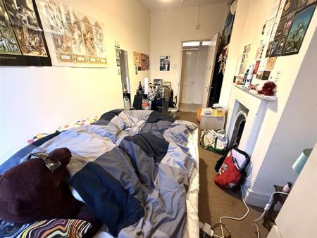 5 bedroom flat to rent - Photo 4