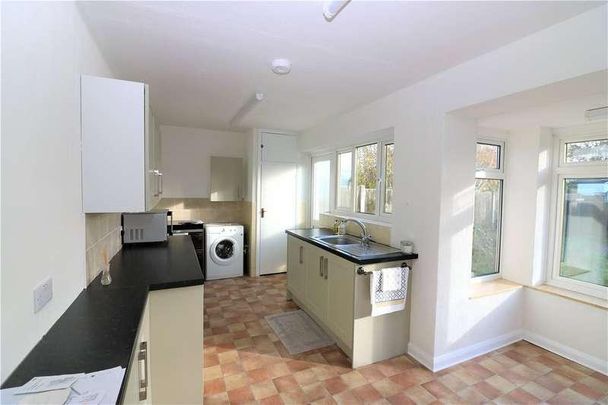 Snakes Lane, Southend-on-sea, Essex, SS2 - Photo 1