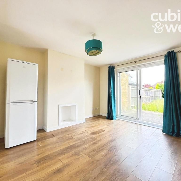 3 bedroom semi-detached house to rent - Photo 1