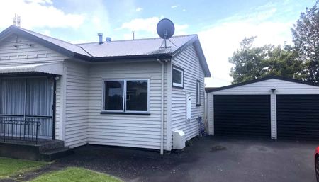 Cosy Two Bedroom Home - Photo 2