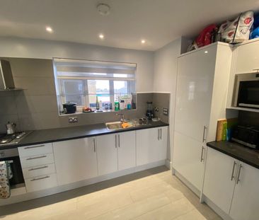 Room in a Shared Flat, Avington Court, SE1 - Photo 5