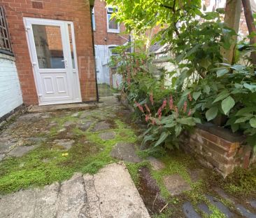 Avenue Road Extension, Clarendon Park, Leicester, LE2 - Photo 2