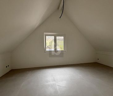 EXCLUSIVE WITH LARGE ROOF TERRACE - Photo 4