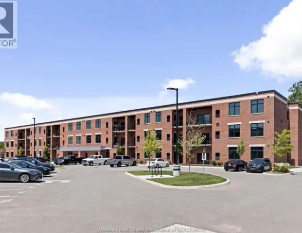 3160 MEADOWBROOK LANE Unit# 220 | 3160 MEADOWBROOK LANE Unit# 220, Windsor - Photo 1