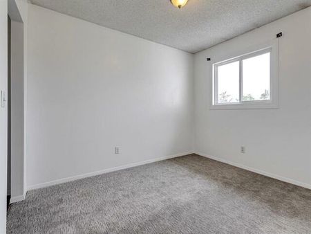 57 - 3015 51 Street Southwest, Calgary - Photo 3