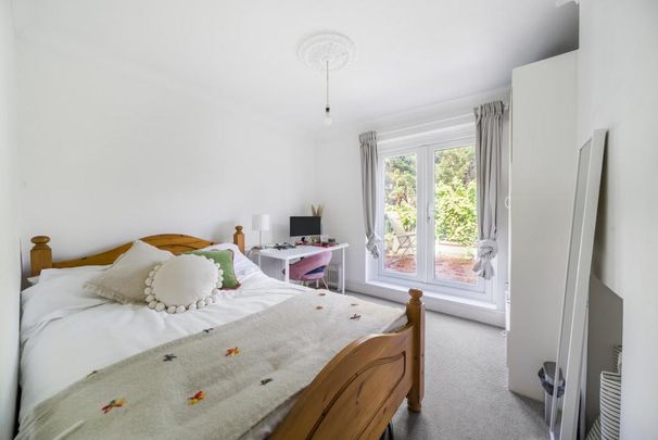 3 bedroom flat to rent - Photo 1