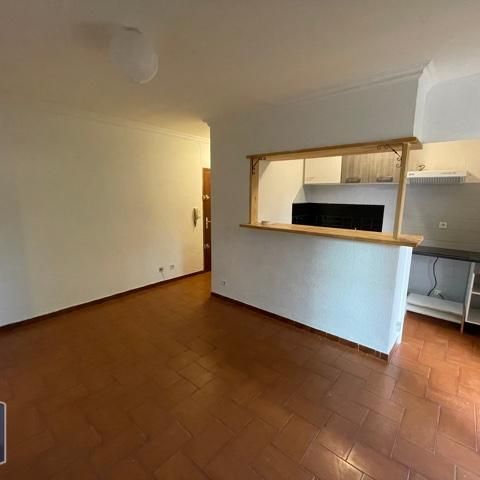 Location Appartement 2 pièces 38m² CARPENTRAS 84200 - Photo 1