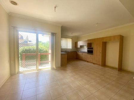2/12-14 Bartlett Street, Preston VIC 3072 - Photo 4